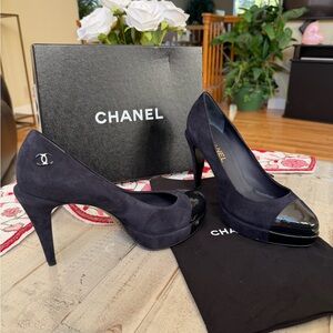 CHANEL ✨ Suede Heels Black Navy ✨